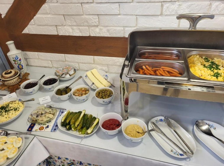 Dom Jastrzębia z basenem i jacuzzi Śniadanie?v=1.0