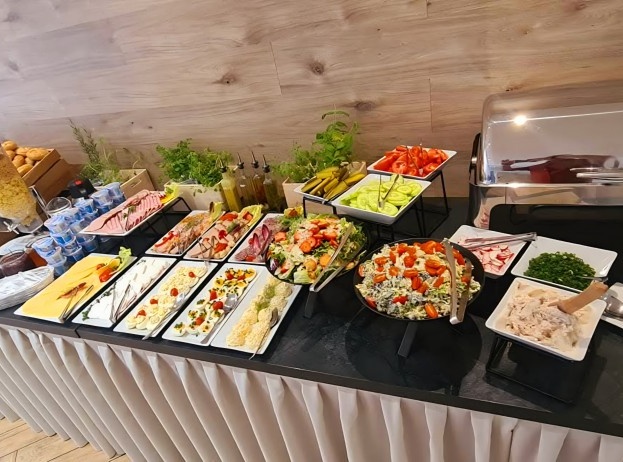  Śniadania i obiado-kolacje w Moderna Jastrzębia G&oacute;ra