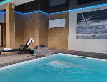 Dom Jastrzębia z basenem i jacuzzi