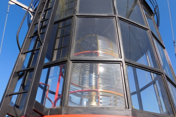 Odbudowana laterna latarni morskiej Rozewie II