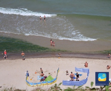 Odpoczynek jastrzębiogórskich plażowiczów.