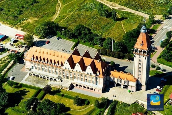 Okazała wieża widokowa we Władysławowie.